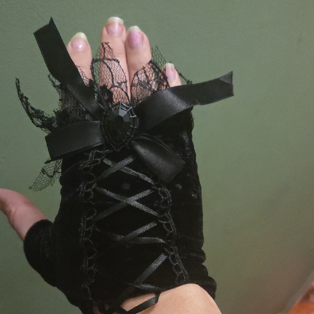 Black Lace Fingerless Gloves